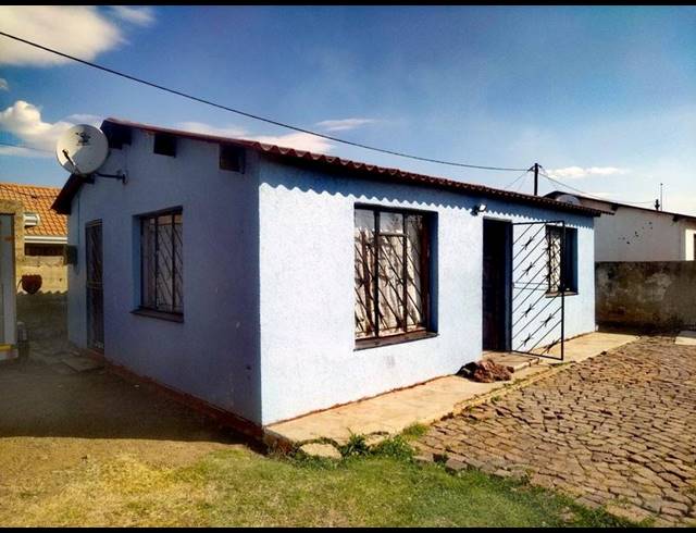 2 BEDROOM HOUSE FOR SALE IN PALM SPRINGS